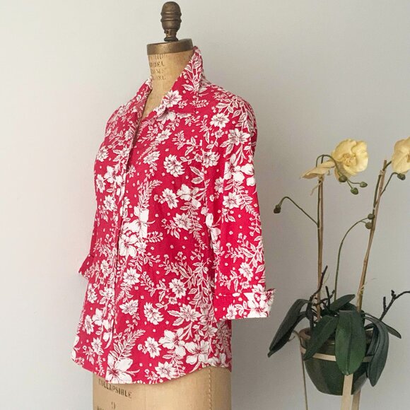 COLD WATER CREEK Size SMALL Red and White Floral 3/4 Sleeve Cotton Blend Blouse - Picture 5 of 10